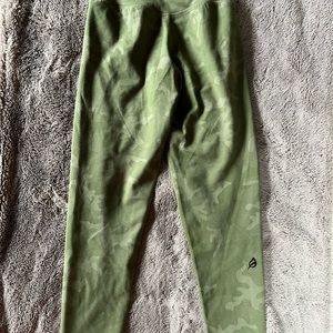 PTULA Stealth Legging 23” Green Camo Size M